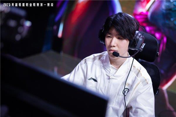 026年英雄联盟职业联赛 为玩家带来超凡体验电子pg游戏无畏竞巅峰！傲风携手2025-2(图5)
