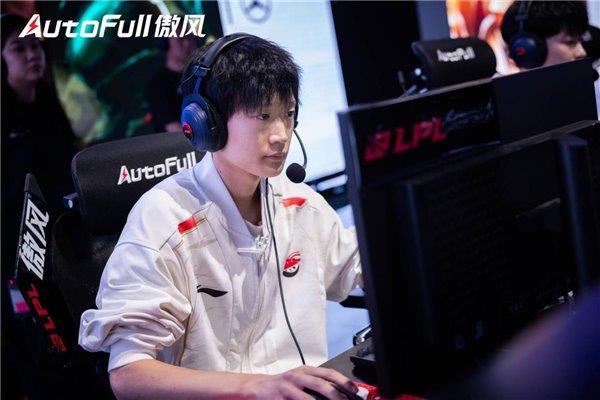 落幕 傲风见证AL新王加冕 登顶巅峰！pg试玩英雄联盟职业联赛第二赛段热血(图3)